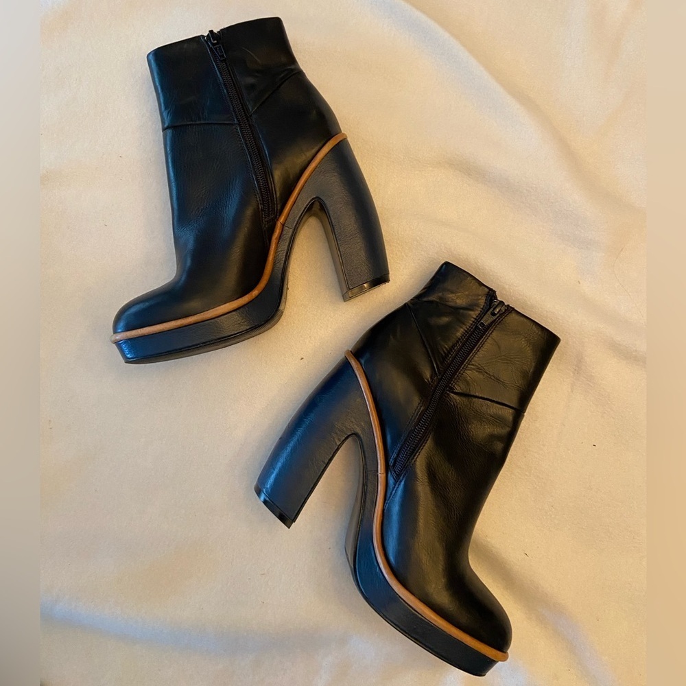 ALDO womens Cecille Leather ankle boot 
Size 7